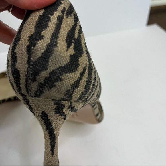 Salvatore Ferragamo Black and Tan Animal Print Heels Size 9 - Picture 7 of 10